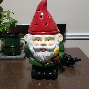 Scentsy Wax Warmer Garden Gnome.  March 2017.  Pre-owned. Working condition.